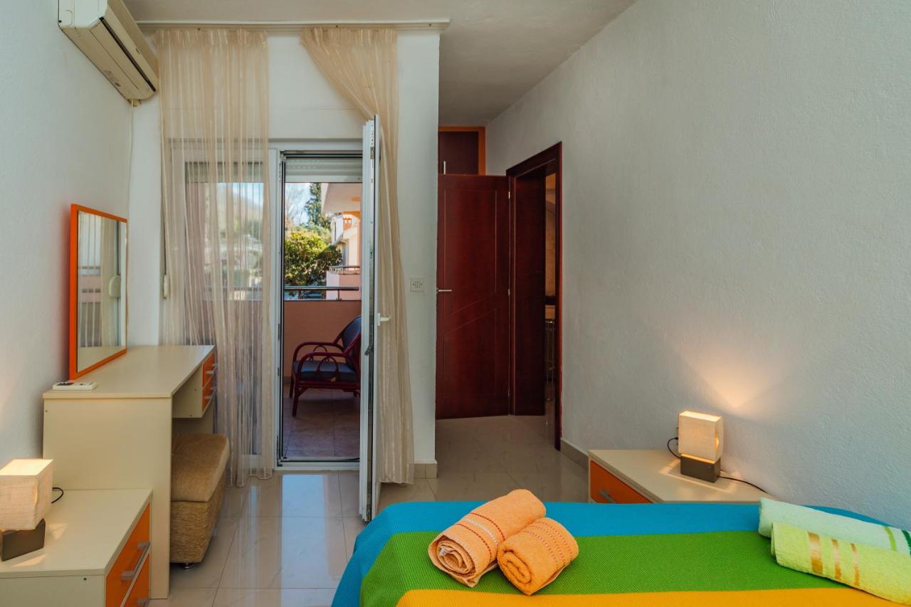 amforaproperty.com/Izdavanje apartmana u luksuznoj vili sa bazenom na samo 200m od mora,Petrovac-Budva (NA PERIOD DO 01.06.2023)