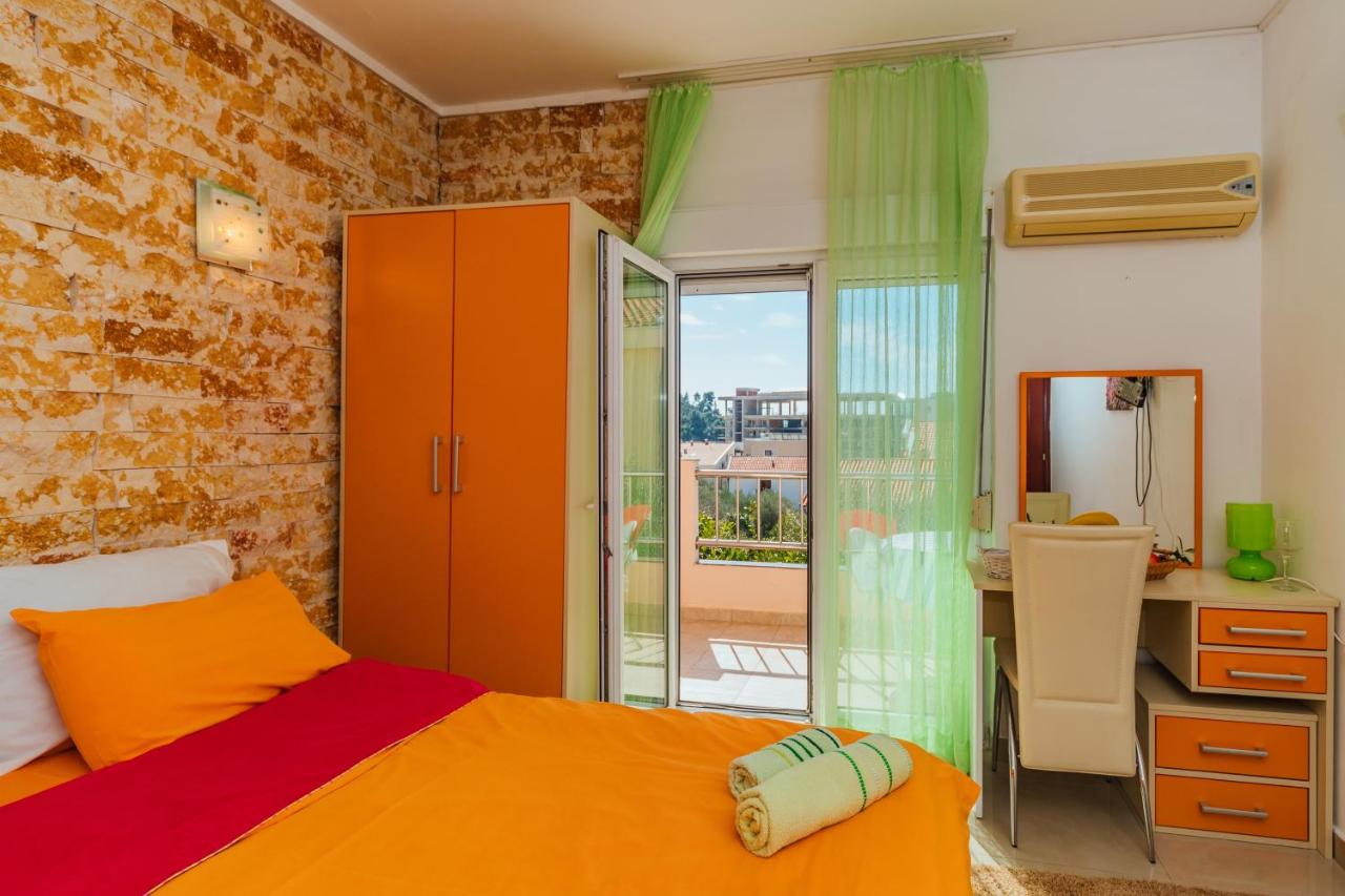 amforaproperty.com/Izdavanje apartmana u luksuznoj vili sa bazenom na samo 200m od mora,Petrovac-Budva (NA PERIOD DO 01.06.2023)