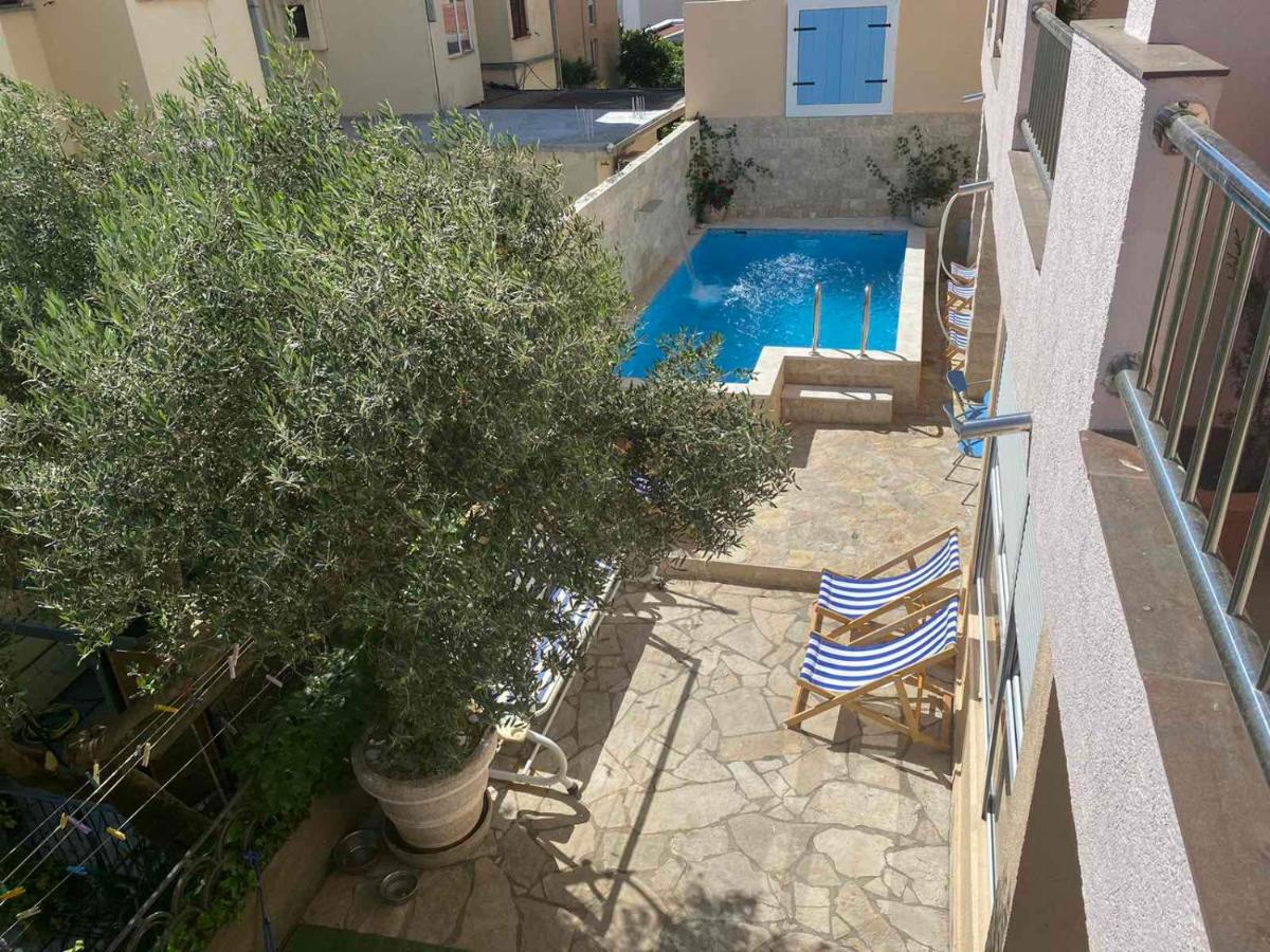 amforaproperty.com/Izdavanje apartmana u luksuznoj vili sa bazenom na samo 200m od mora,Petrovac-Budva (NA PERIOD DO 01.06.2023)