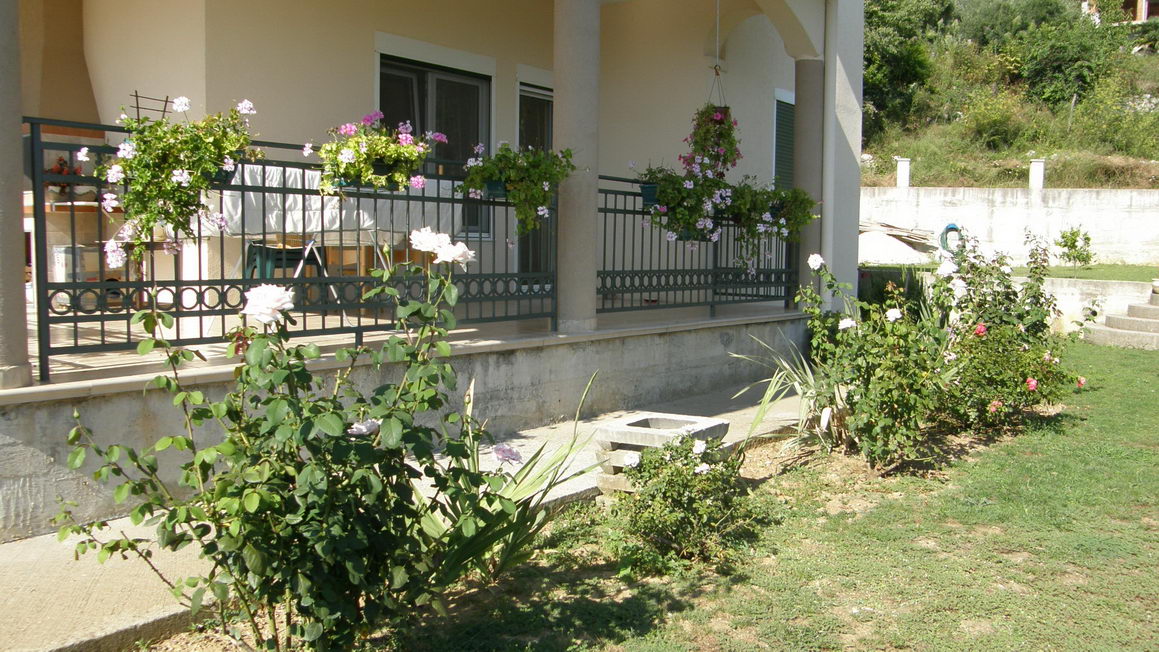 amforaproperty.com/Trospratna kuća 157m2 sa pogledom na more, Kavač-Kotor.