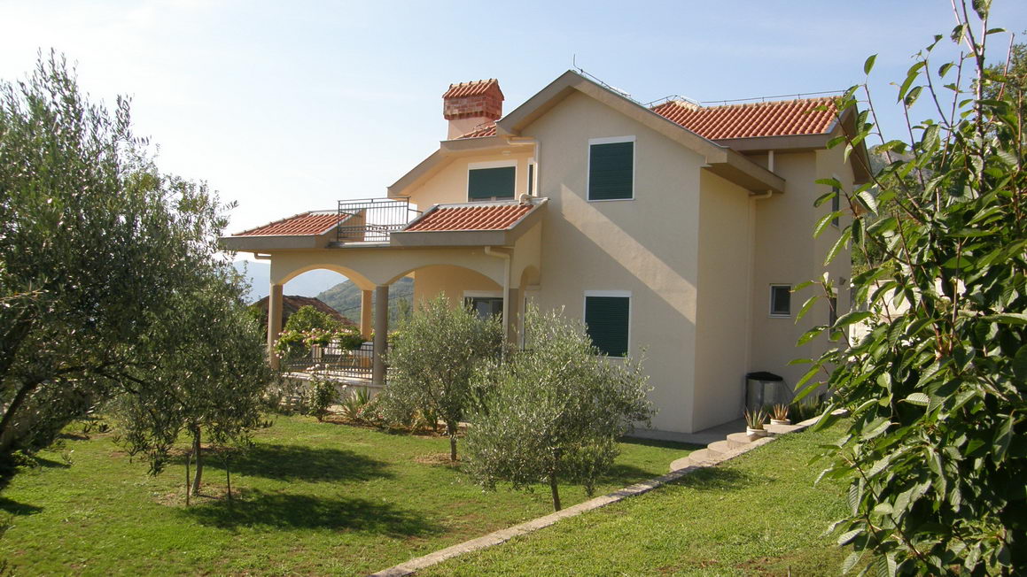 amforaproperty.com/Trospratna kuća 157m2 sa pogledom na more, Kavač-Kotor.