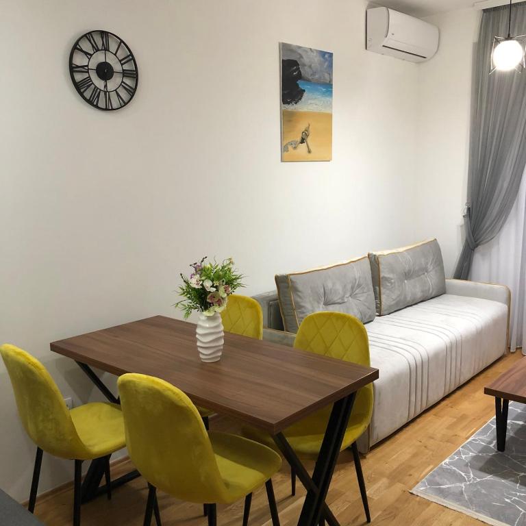 amforaproperty.com/Moderno opremljena garsonjera 27m2 na odličnoj lokaciji  iza HDL Laković na zaobilaznici,Lazi-Budva.ODLIČNA PONUDA!!!
