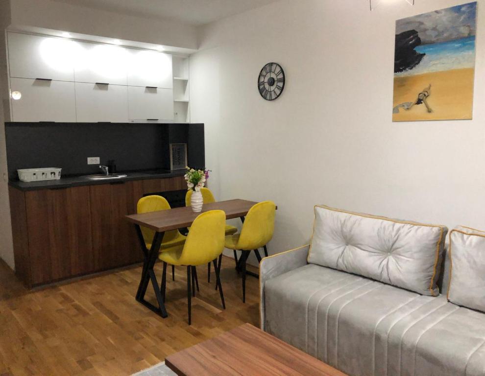 amforaproperty.com/Moderno opremljena garsonjera 27m2 na odličnoj lokaciji  iza HDL Laković na zaobilaznici,Lazi-Budva.ODLIČNA PONUDA!!!