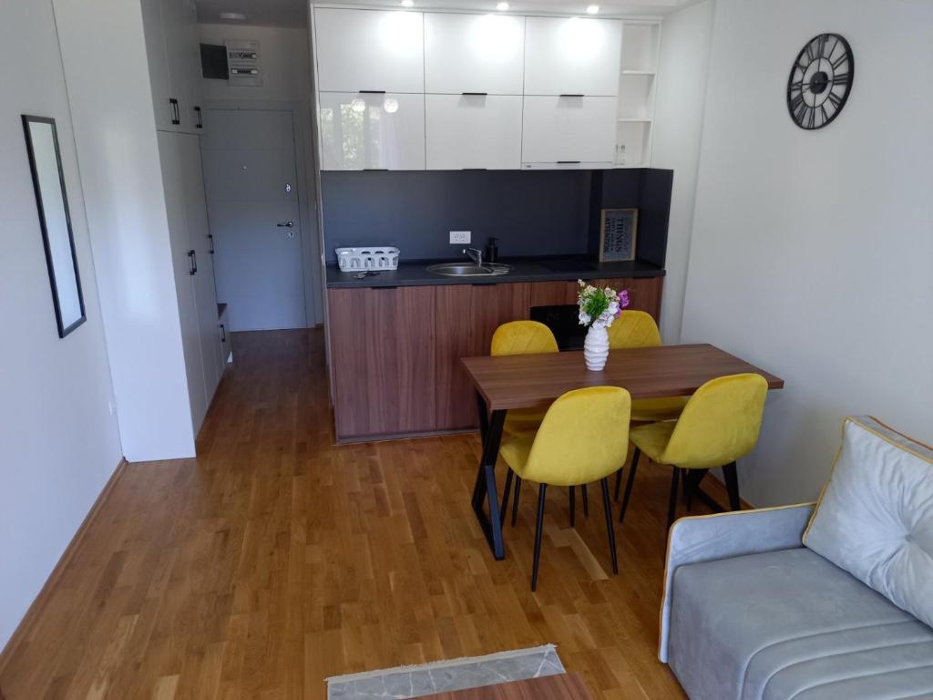 amforaproperty.com/Moderno opremljena garsonjera 27m2 na odličnoj lokaciji  iza HDL Laković na zaobilaznici,Lazi-Budva.ODLIČNA PONUDA!!!