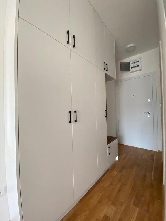 amforaproperty.com/Moderno opremljena garsonjera 27m2 na odličnoj lokaciji  iza HDL Laković na zaobilaznici,Lazi-Budva.ODLIČNA PONUDA!!!