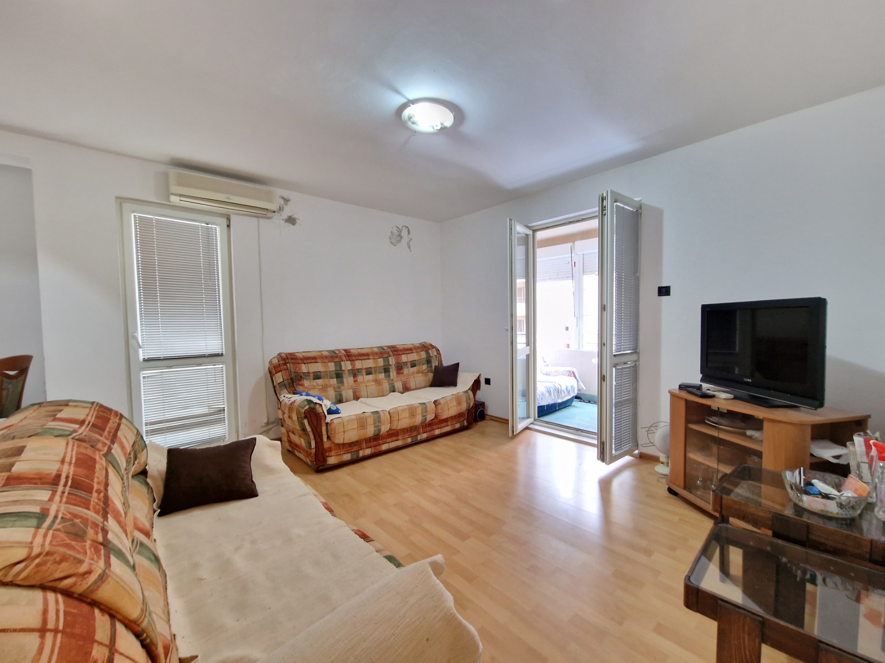 One bedroom apartment with a private parking space for the period until ...