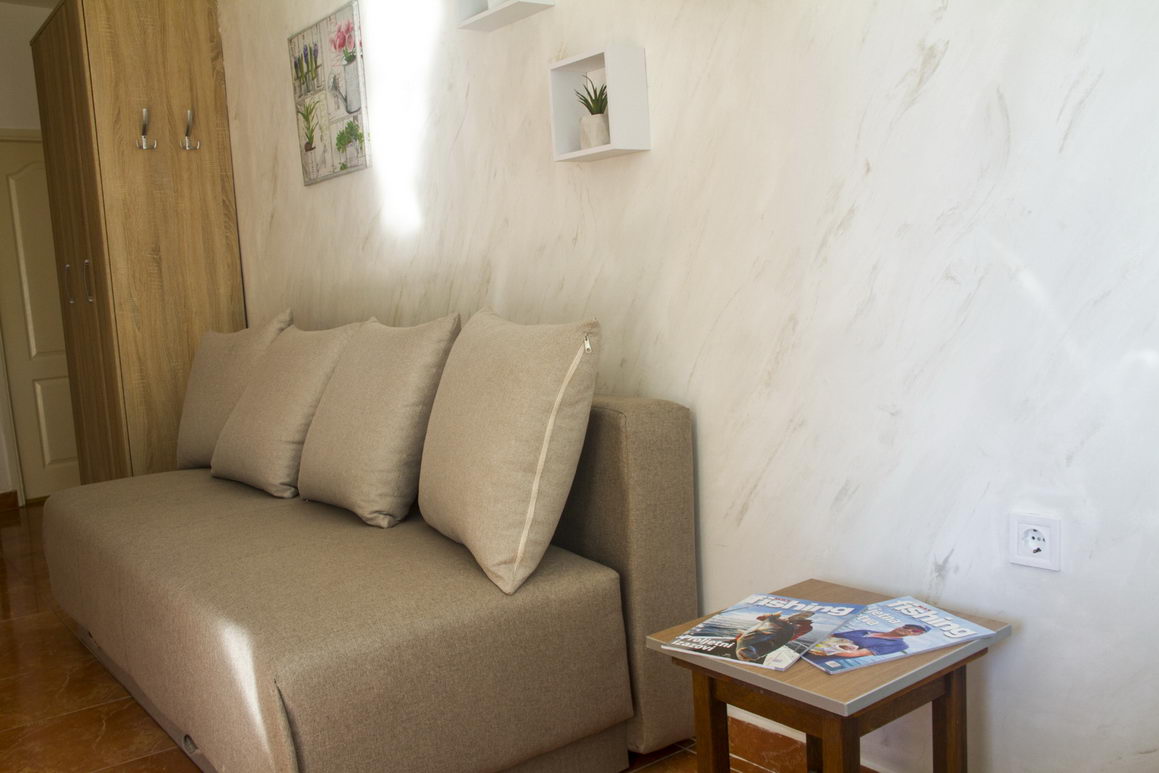 Garsonjera 26m2 sa pogledom na more na fantastičnoj lokaciji na samo 30 metara od mora,Sveti Stefan-Budva. - Amfora Real Estate