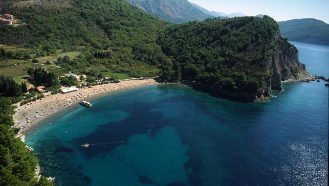 amforaproperty.com/Prodaje se ugostiteljsko-turistički kompleks sa restoranom,Buljarica,opština Budva.