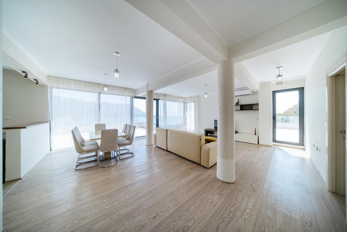 amforaproperty.com/Luksuzan trosoban penthouse 233m2 sa panoramskim pogledom na more u novom kompleksu,Becici-Budva.