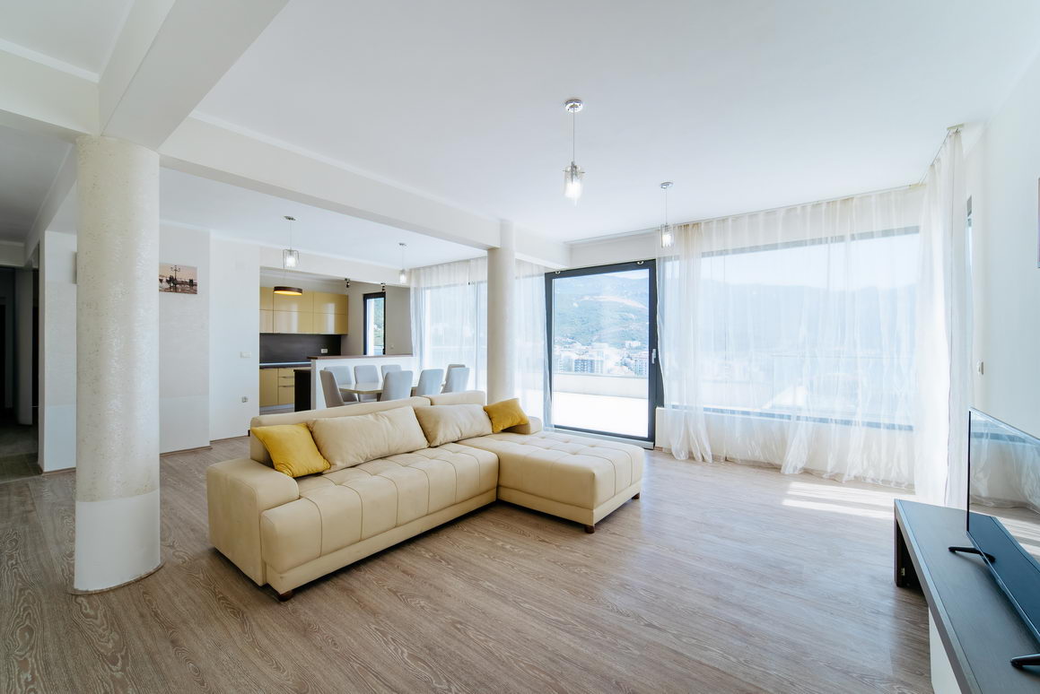 amforaproperty.com/Luksuzan trosoban penthouse 233m2 sa panoramskim pogledom na more u novom kompleksu,Becici-Budva.