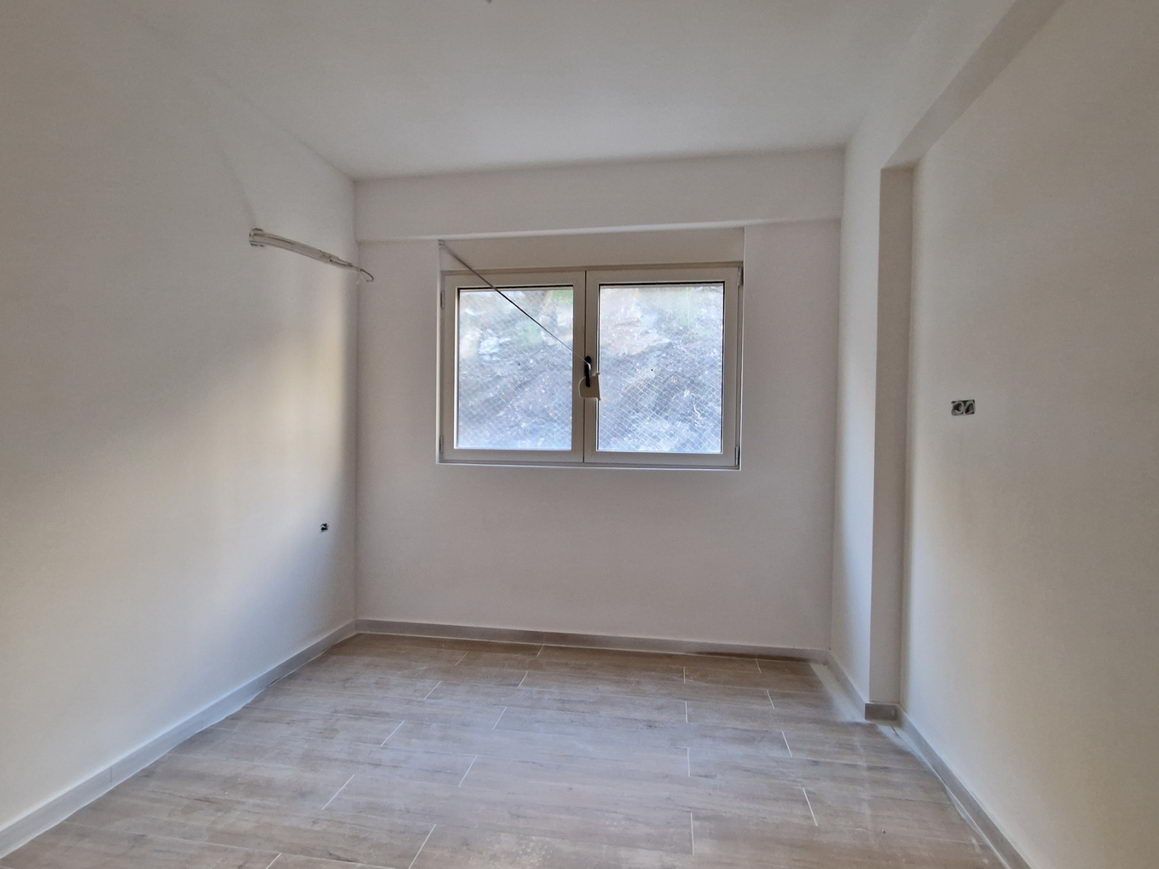 amforaproperty.com/Nov dvosoban stan (92m2) sa pogledom na more u novoj zgradi u Bečićima.