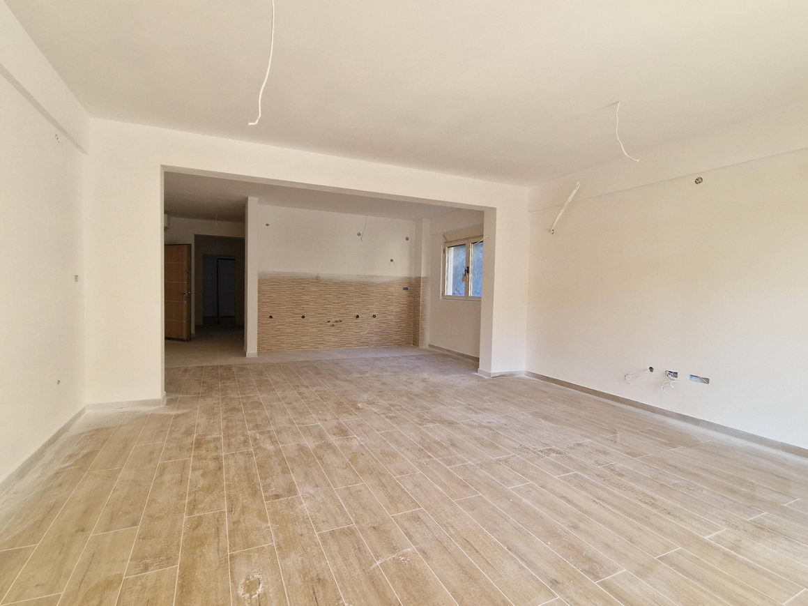 amforaproperty.com/Nov dvosoban stan (92m2) sa pogledom na more u novoj zgradi u Bečićima.