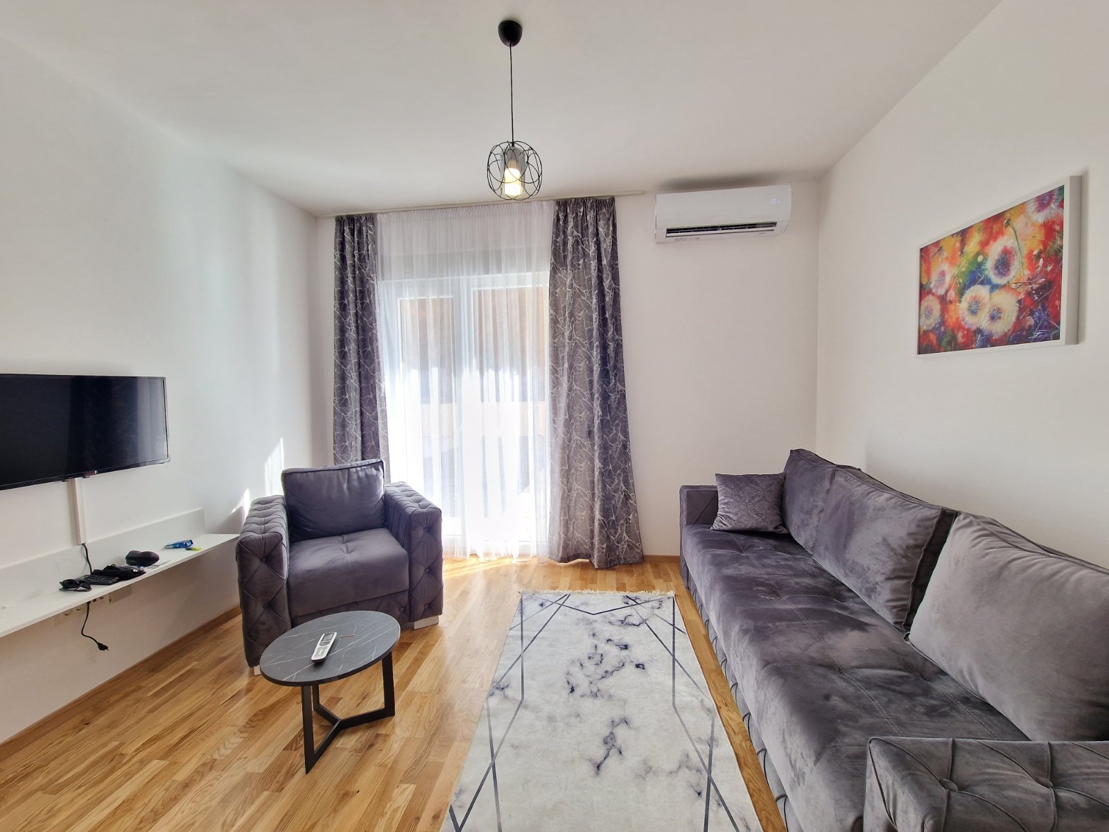 amforaproperty.com/Potpuno nov jednosoban moderno opremljen stan povrsine 45m2 plus terasa od 30m2 ,Becici. NA DUZI PERIOD