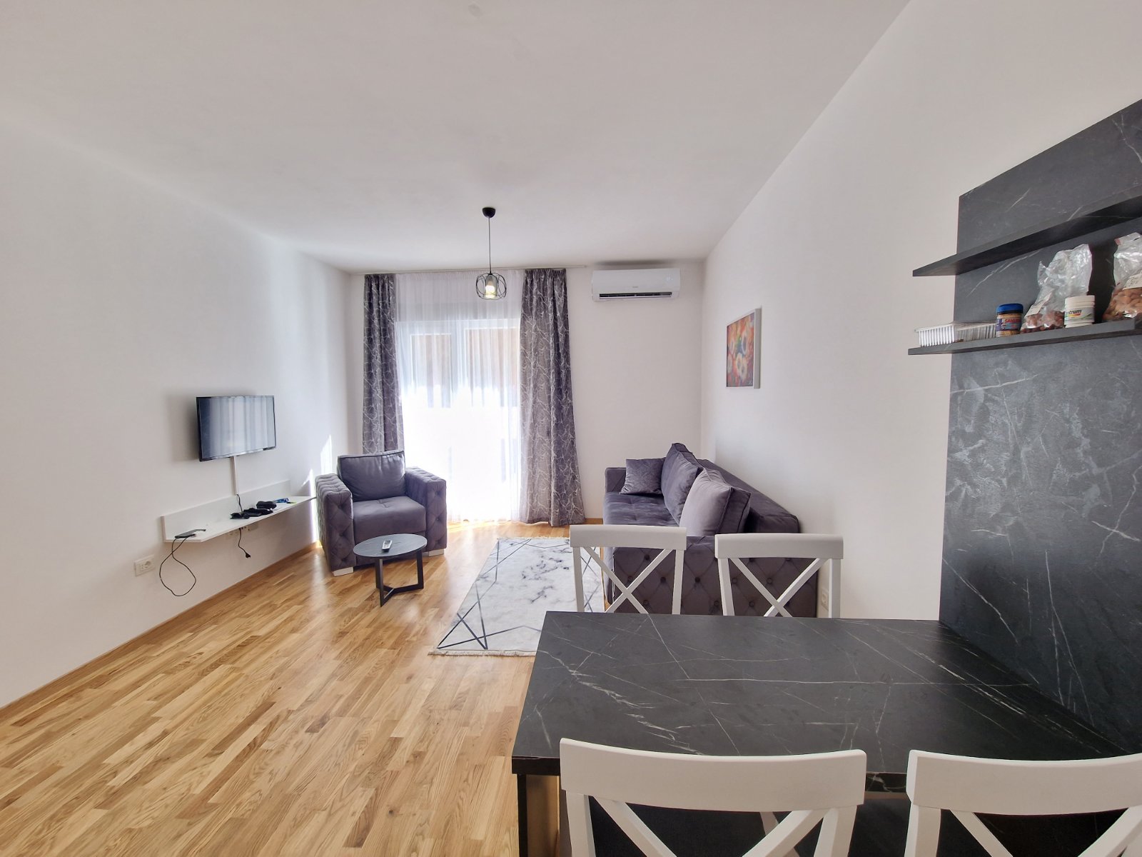 amforaproperty.com/Potpuno nov jednosoban moderno opremljen stan povrsine 45m2 plus terasa od 30m2 ,Becici. NA DUZI PERIOD