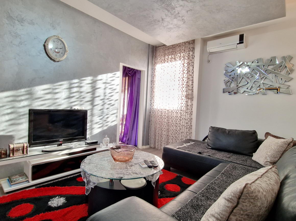 amforaproperty.com/Jednosoban renoviran stan 37m2 plus terasa 4m2,na atraktivnoj lokaciji kod osnovne skole u Budvi.