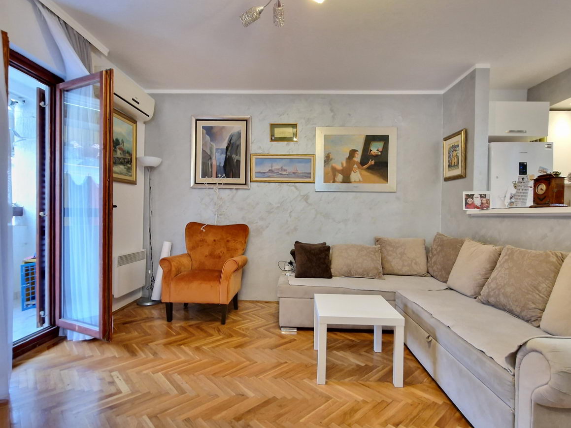 amforaproperty.com/Jednosoban renoviran stan površine 52m2 plus 10m2 terasa, na lokaciji Dubovica Lux-Budva. HITNA PRODAJA!!!