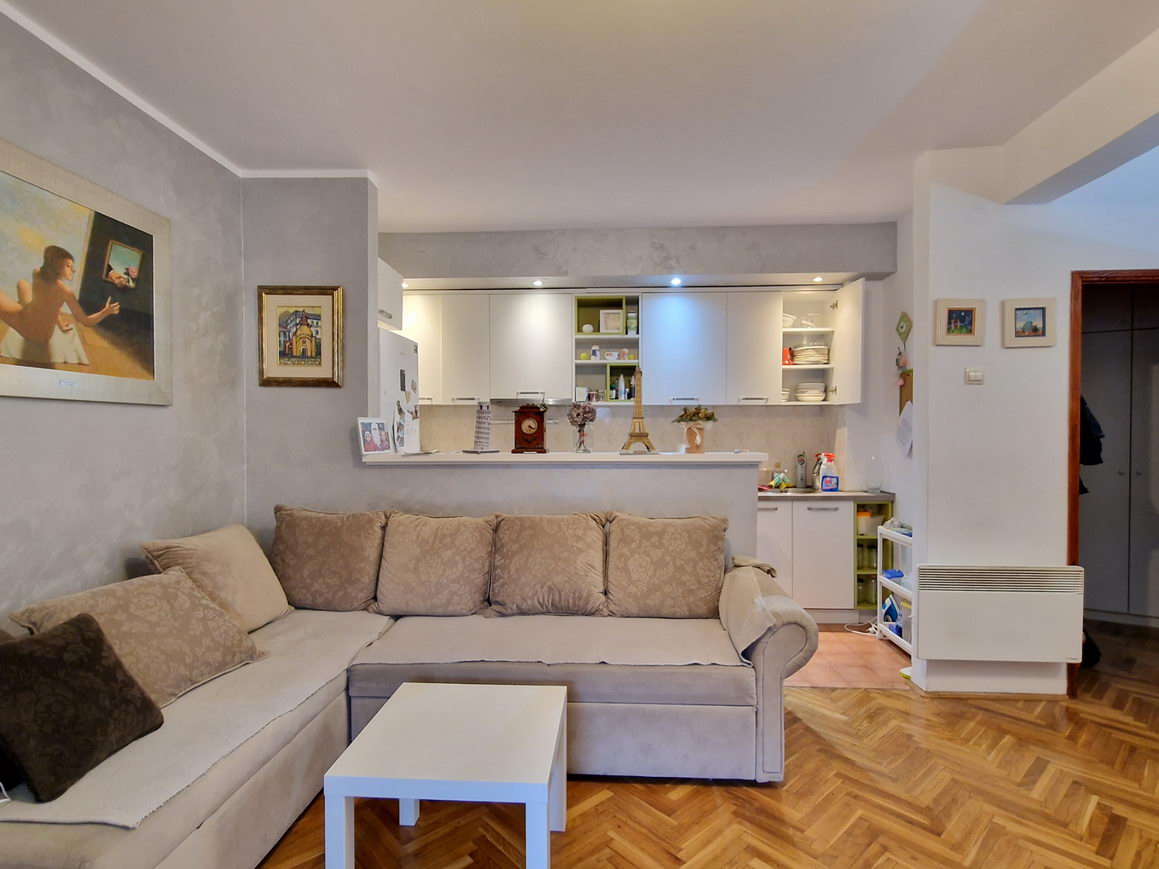 amforaproperty.com/Jednosoban renoviran stan površine 52m2 plus 10m2 terasa, na lokaciji Dubovica Lux-Budva. HITNA PRODAJA!!!