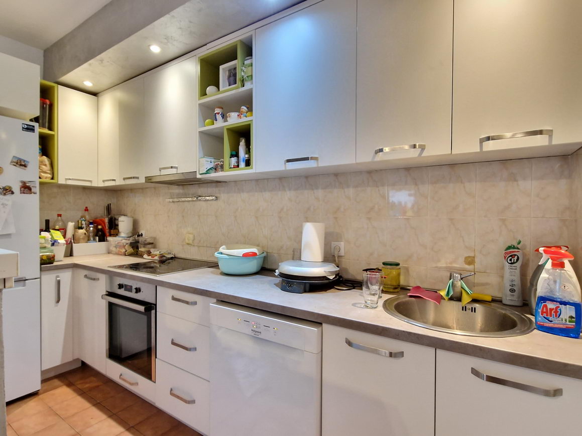 amforaproperty.com/Jednosoban renoviran stan površine 52m2 plus 10m2 terasa, na lokaciji Dubovica Lux-Budva. HITNA PRODAJA!!!