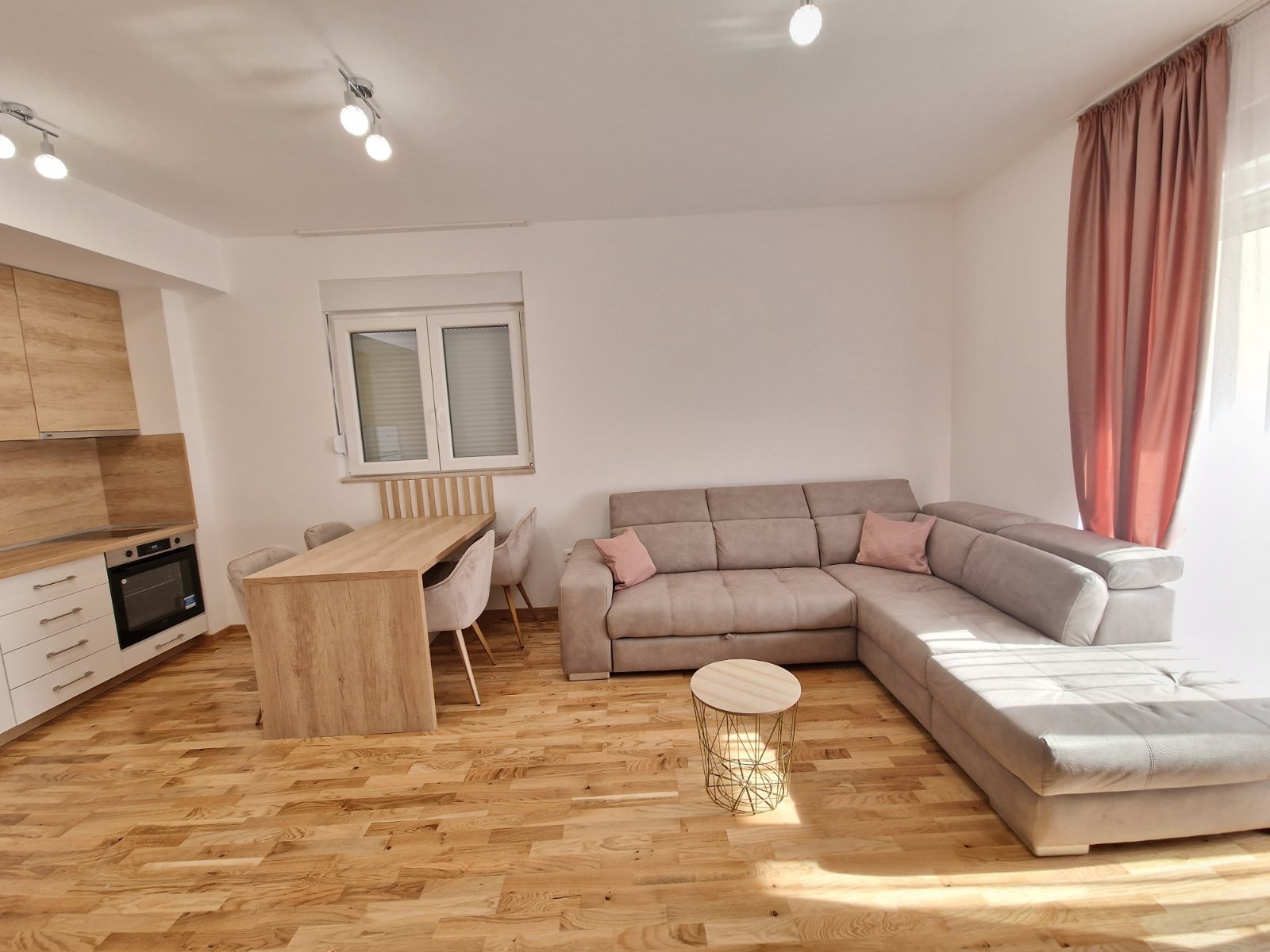 amforaproperty.com/Nov moderno opremljen jednosoban stan 46m2 u novoj stambenoj zgradi sa pogledom na more,Becici - Hitna prodaja!