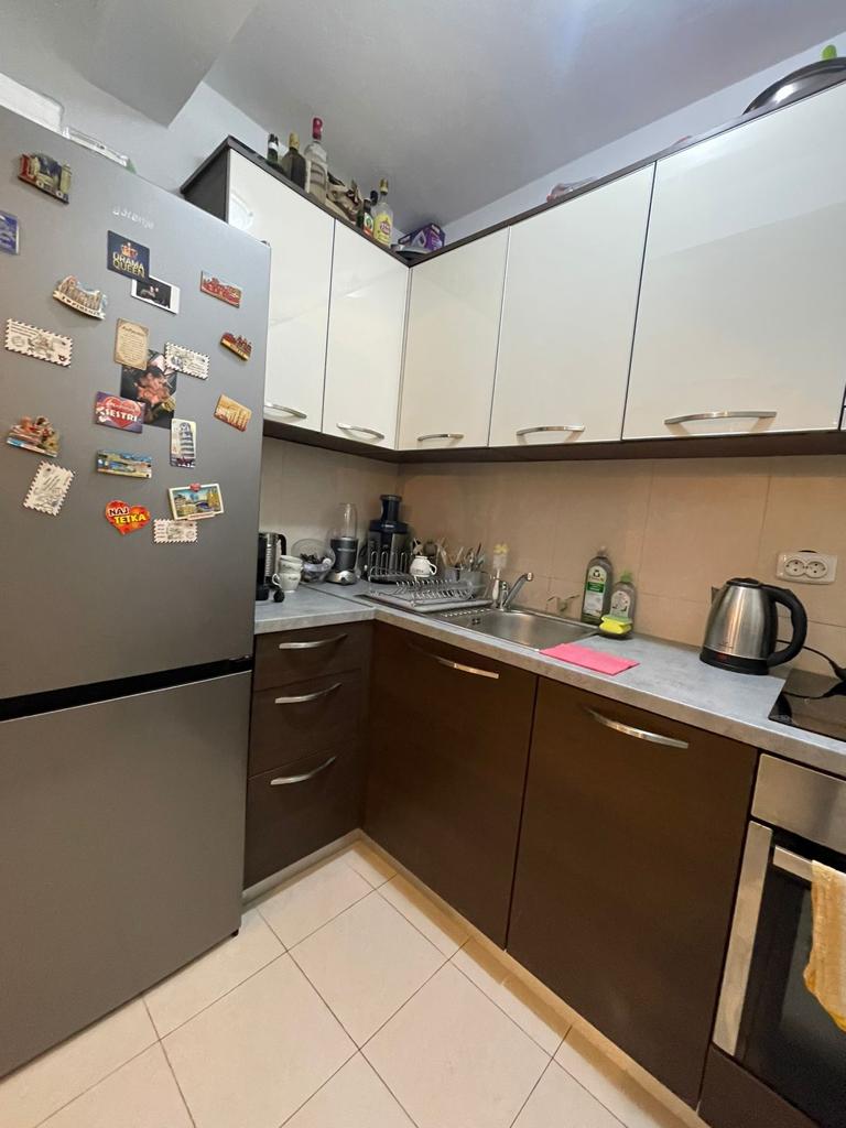 Jednosoban moderno opremljen stan 57m2 na odlicnoj lokaciji,preko puta HDL Lakovica u Budvi (Babilonija) - Amfora Real Estate