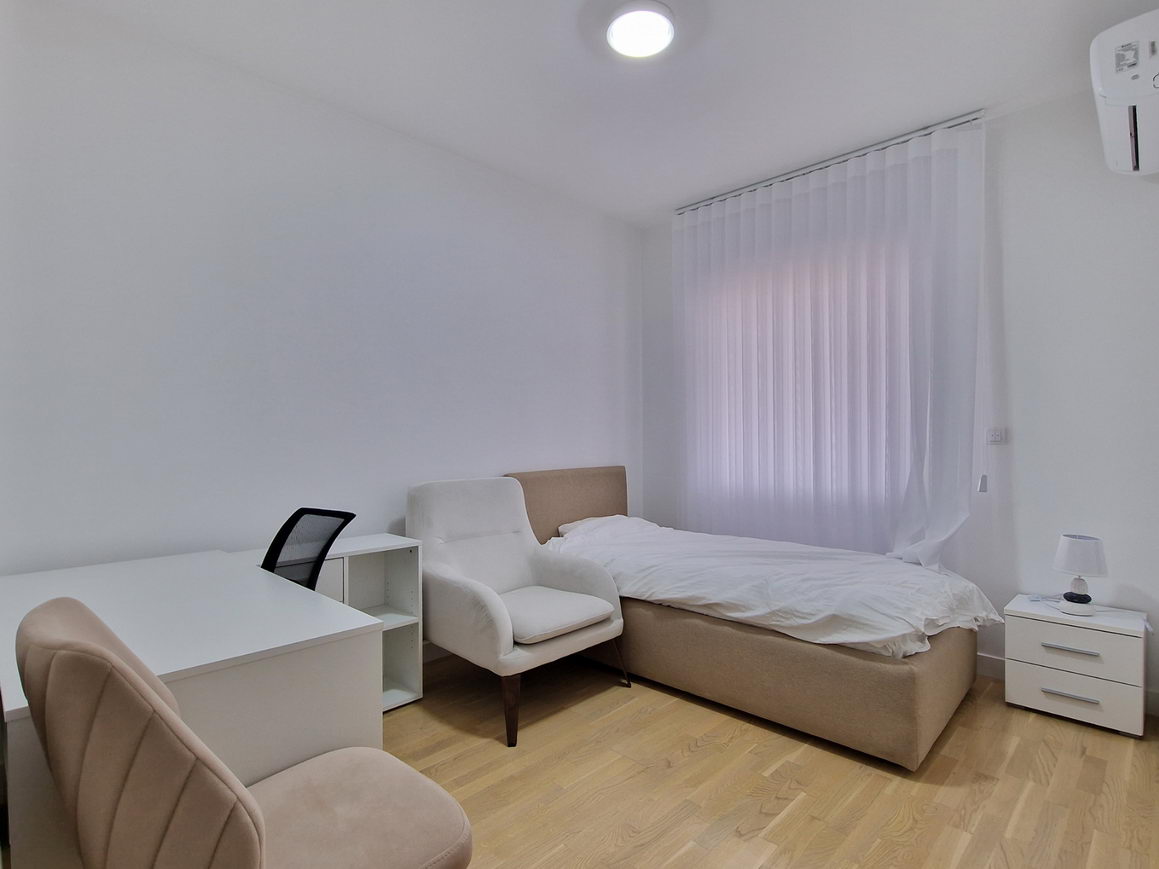 amforaproperty.com/Trosoban luksuzno opremljen stan 95m2 u zgradi novije gradnje,Rozino-Budva.