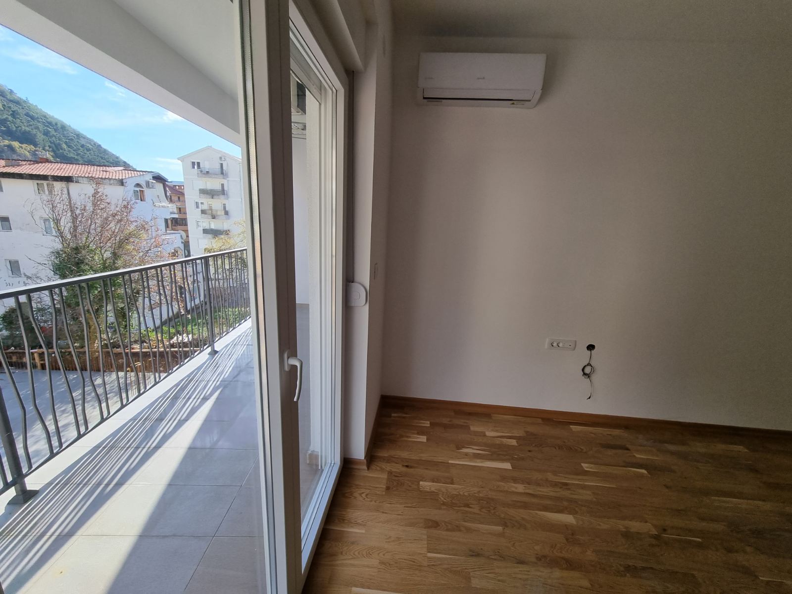 amforaproperty.com/Nov jednosoban stan 42m2 u novoj stambenoj zgradi,Budva-Lazi.