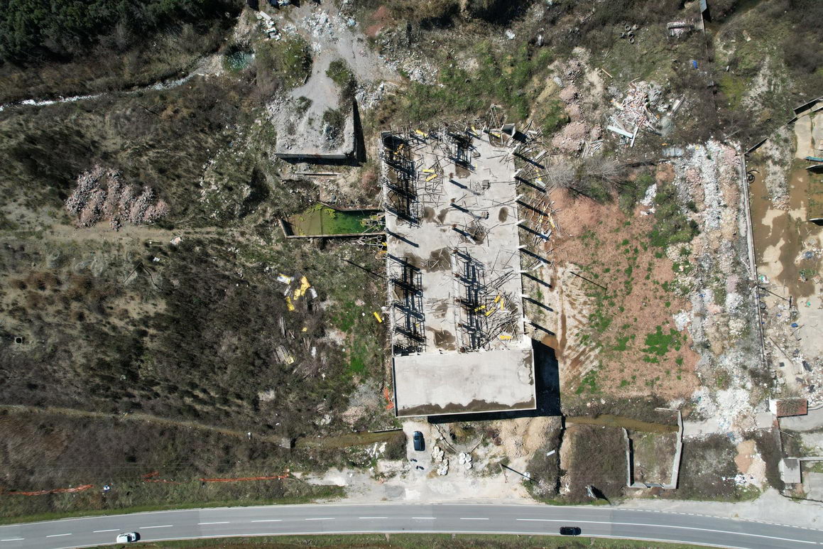 amforaproperty.com/Urbanizovano zemljiste 4300m2 sa objektom.Kubasi (opstina Kotor)