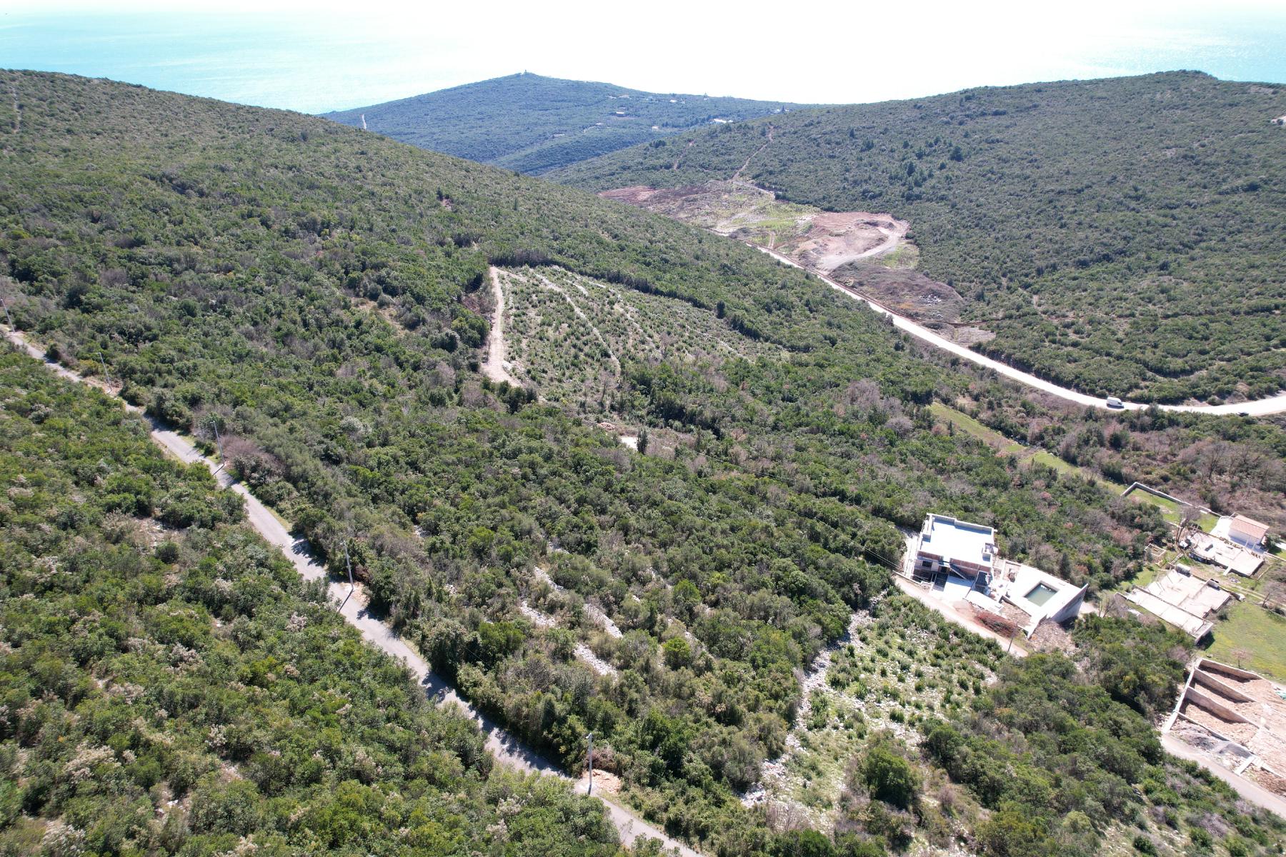 amforaproperty.com/Pet parcela na prodaju u Višnjevu, Kotorska opština - površine od 800m2 do 2000m2