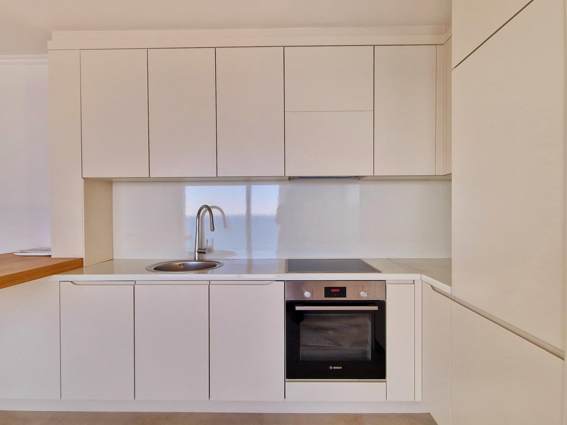 EKSKLUZIVNO!! NOV JEDNOSOBAN STAN 73,1m2 U NOVOIZGRADJENOM KOMPLEKSU SA JEDINSTVENIM POGLEDOM NA MORE I GRAD U  BUDVI  - Amfora Real Estate