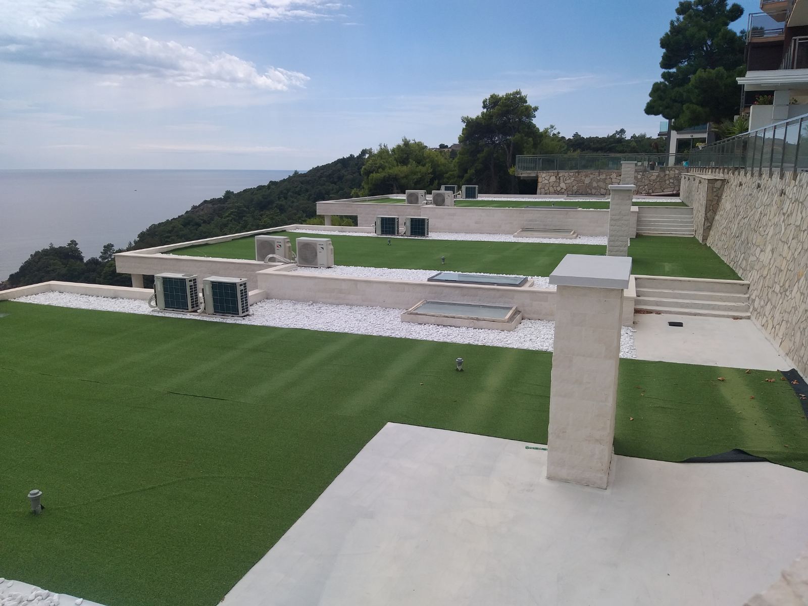 EKSKLUZIVNO!! NOV JEDNOSOBAN STAN 73,1m2 U NOVOIZGRADJENOM KOMPLEKSU SA JEDINSTVENIM POGLEDOM NA MORE I GRAD U  BUDVI  - Amfora Real Estate