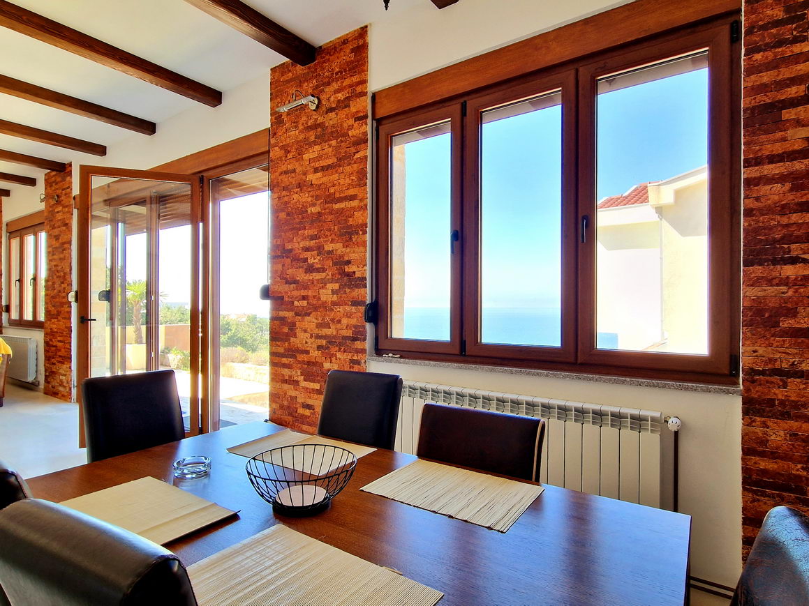 amforaproperty.com/Luksuzna vila na 50m od plaze, sa bazenom i panoramskim pogledom na more.Žukovica-Kotor.