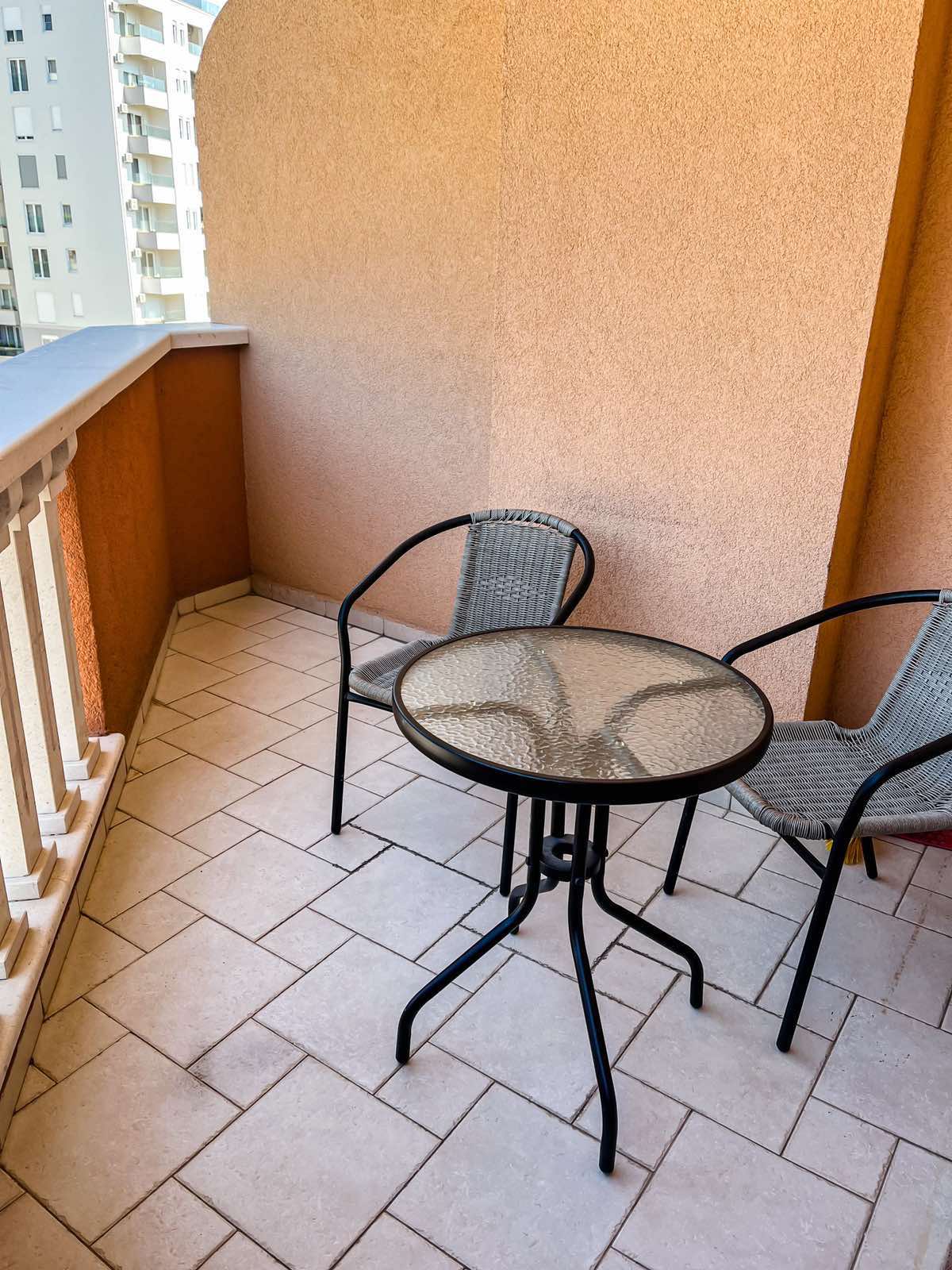 Jednosoban stan 49m2, kod novog kruznog toka sa fontanom u Budvi,područje Rozino.. (NA DUZI VREMENSKI PERIOD) - Amfora Real Estate