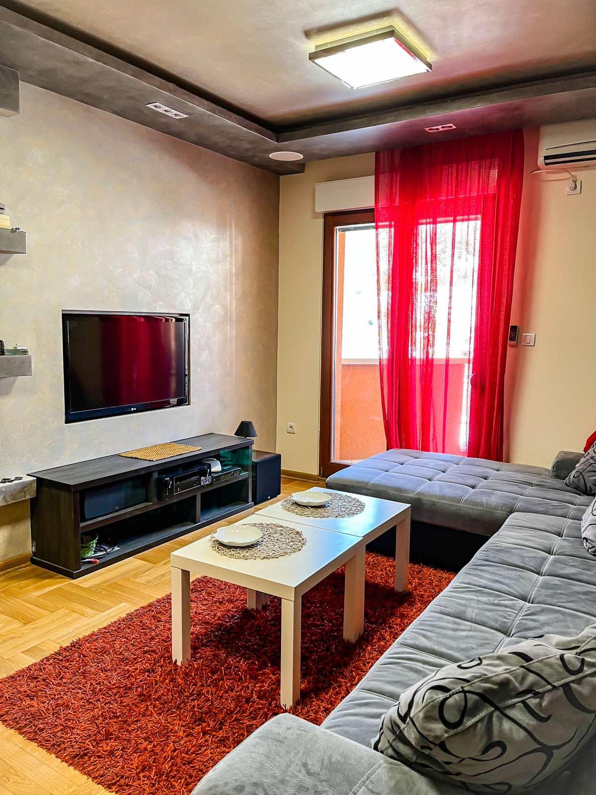 Jednosoban stan 49m2, kod novog kruznog toka sa fontanom u Budvi,područje Rozino.. (NA DUZI VREMENSKI PERIOD) - Amfora Real Estate