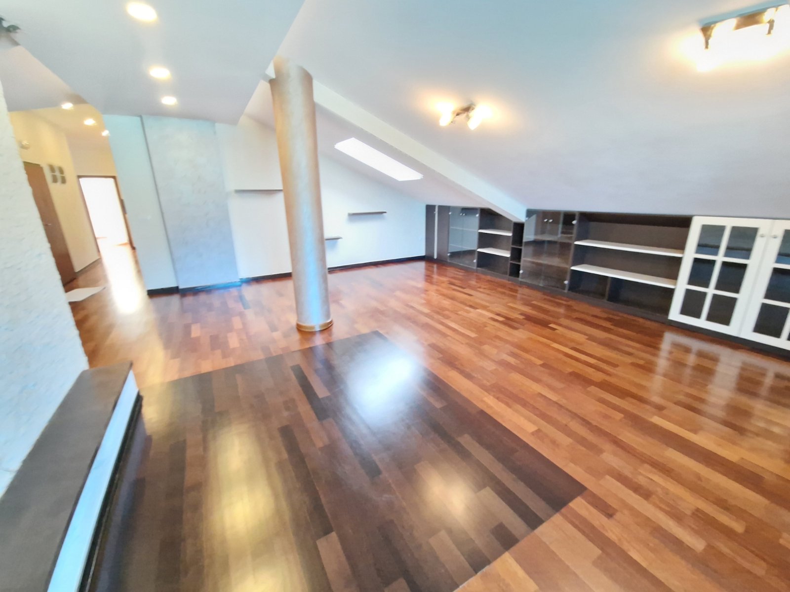 amforaproperty.com/Luksuzan trosoban stan 179m2 u centru Budve.