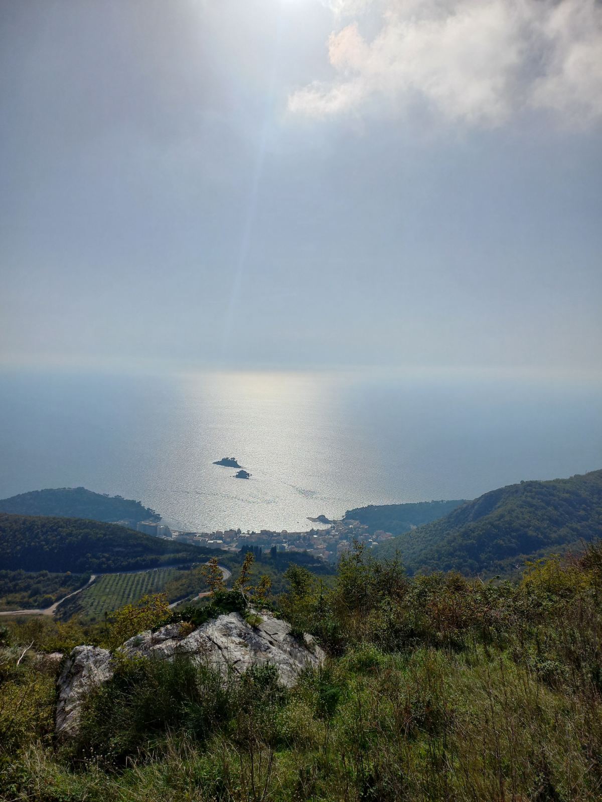 amforaproperty.com/Hitna prodaja montažne kuće sa panoramskim pogledom na more i grad u Novoselju, Petrovac - 86,500 eura.
