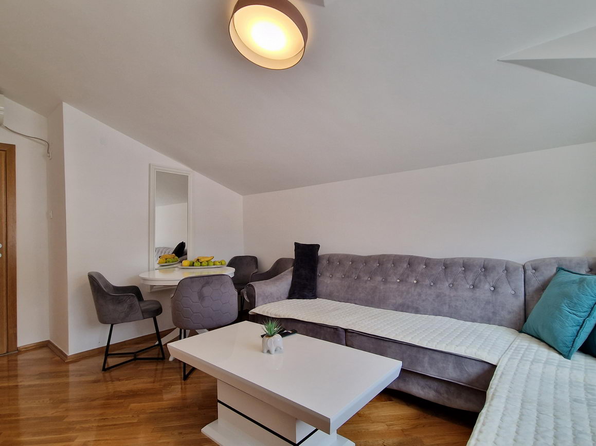 amforaproperty.com/Luksuzan jednosoban stan sa pogledom na more u zgradi Merkur,Budva-Rozino.(OBEZBEDJENO PARKING MESTO)-NA DUZI PERIOD