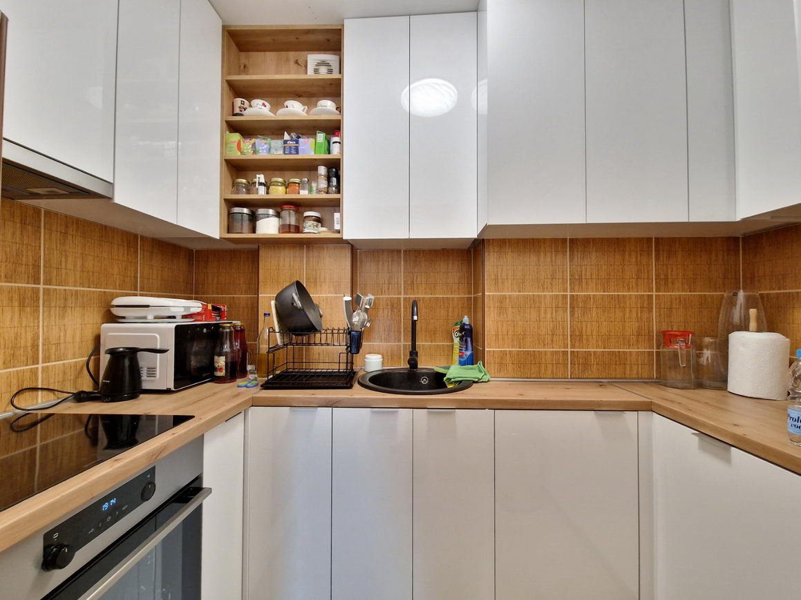 amforaproperty.com/Luksuzan jednosoban stan sa pogledom na more u zgradi Merkur,Budva-Rozino.(OBEZBEDJENO PARKING MESTO)-NA DUZI PERIOD