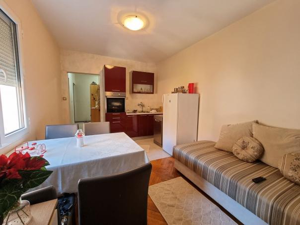 Two bedroom apartment only 300m from the sea in the center of Budva ...