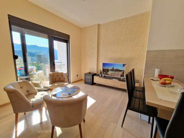 New one bedroom apartment 48m2 with sea view, fantastic location only ...