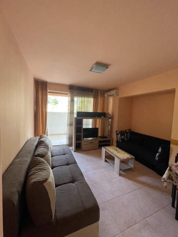 Nicely furnished one bedroom 48m2 apartment near HDL Lakovice in Budva