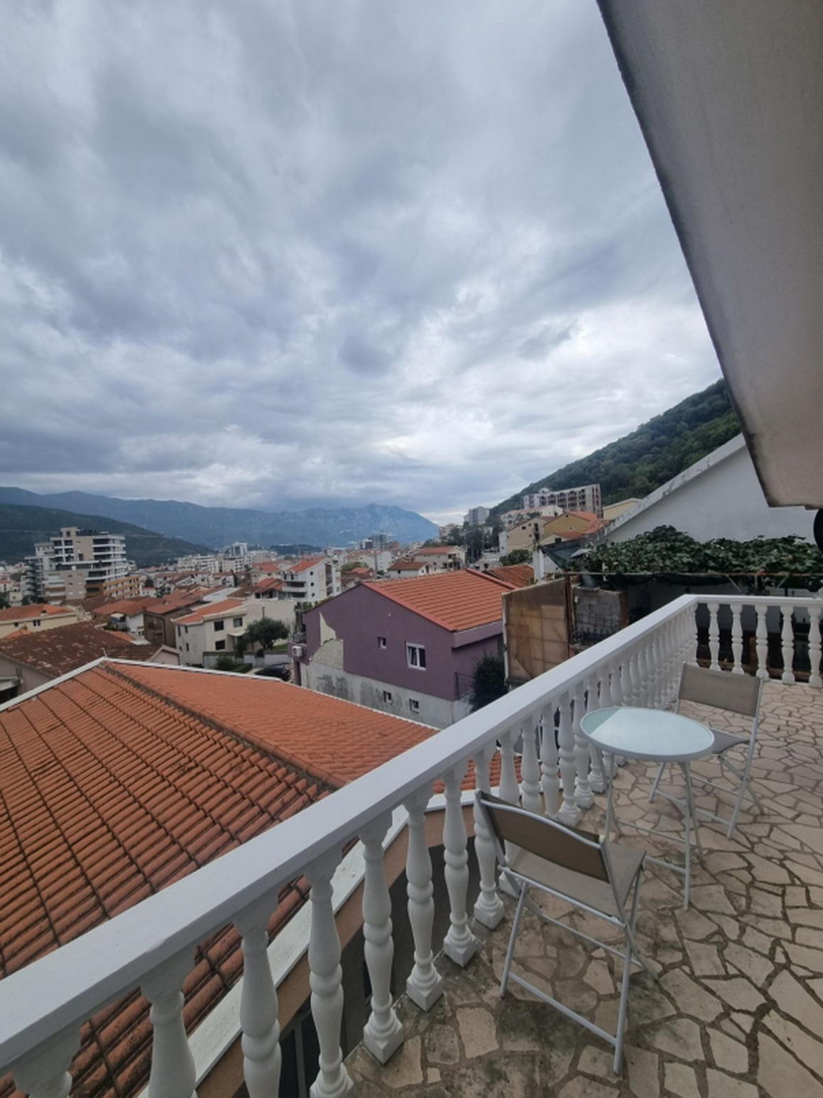 One bedroom apartment 48m2 for a long period, Bjeli DoBudva. Budva