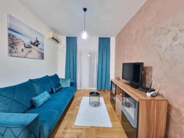 amfora/Stan na dan. Apartman Azzuro BUDVA